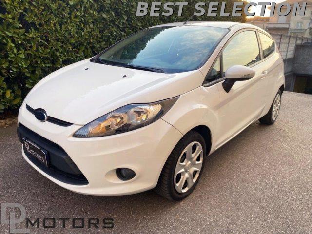 FORD FIESTA 1.2 BENZINA, NEOPATENTATI, GOMME 4 STAGIONI!