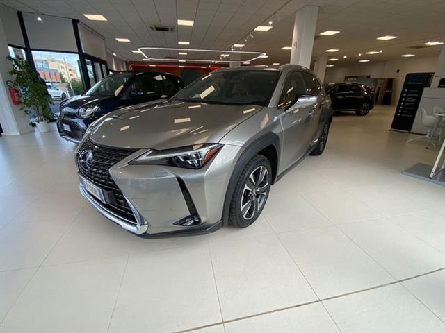 LEXUS UX Hybrid Luxury