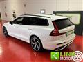 VOLVO V60 D4 Geartronic R-Design PRENOTATA