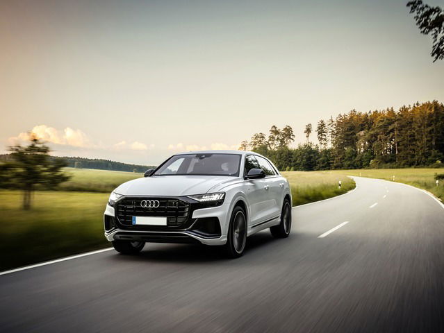 AUDI Q8 55 TFSI e quattro tiptronic