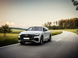 AUDI Q8 55 TFSI e quattro tiptronic