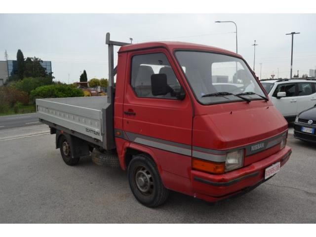 NISSAN TRADE cassone fisso