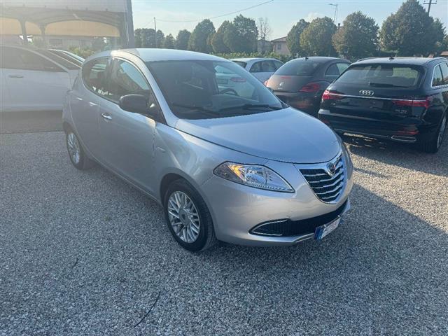 LANCIA Ypsilon 1.2 69 CV 5p. Platinum