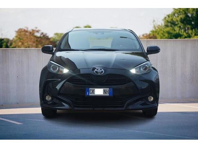 TOYOTA YARIS 1.0 5 porte Active