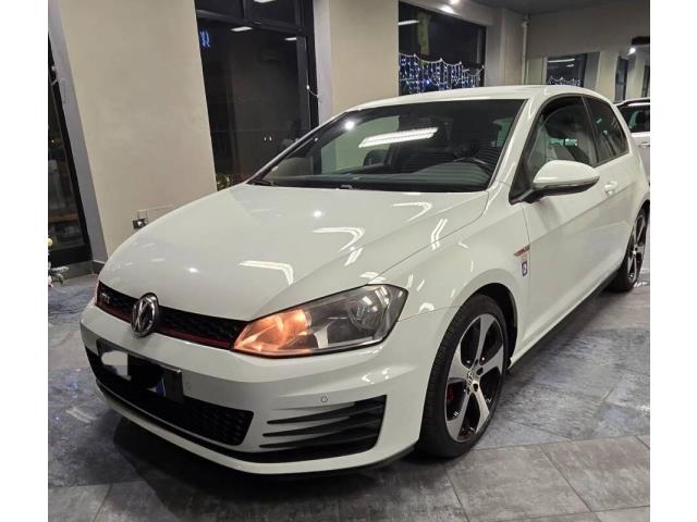 VOLKSWAGEN Golf 2.0 tsi Gti 3p