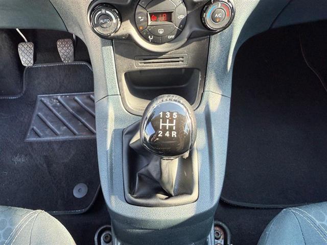 FORD Fiesta 1.4 TDCi 70CV 5p. Titanium.Bs.
