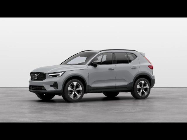 VOLVO XC40 B3 GEARTRONIC PLUS DARK