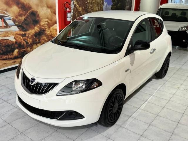 LANCIA Ypsilon 1.0 firefly hybrid Silver s&s 70cv