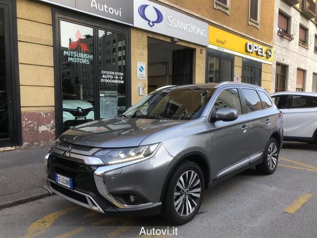 MITSUBISHI OUTLANDER 2.0 MIVEC 2WD CVT Instyle