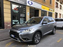 MITSUBISHI OUTLANDER 2.0 MIVEC 2WD CVT Instyle