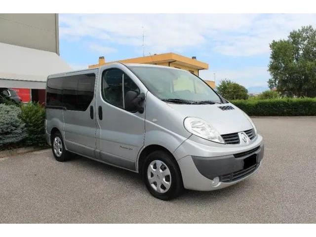 RENAULT Trafic 2.5 tdCi 115cv 9 posti Motore Nuovo