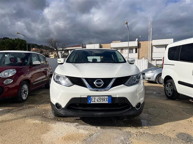 NISSAN Qashqai 1.5 dCi N-Connecta