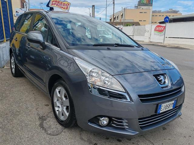 PEUGEOT 5008 1.6 HDi 112 CV Active