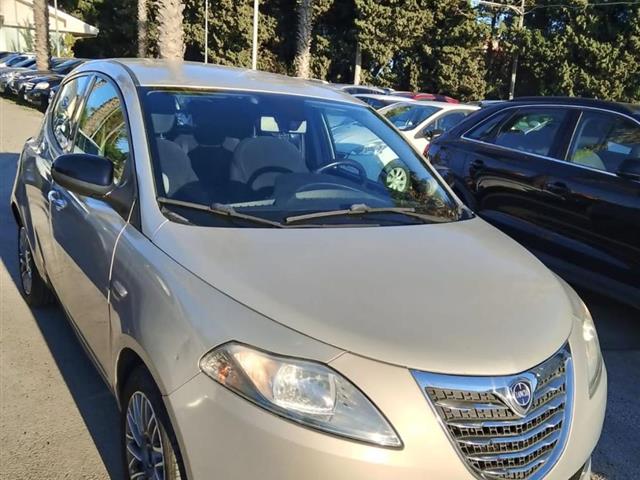 LANCIA Ypsilon 1.2 69 CV 5 porte GPL Ecochic Platinum