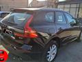 VOLVO XC60 B4 (d) AWD Geartronic Business