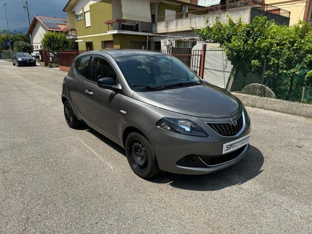 LANCIA YPSILON 1.0 FireFly 5 porte S&S Hybrid Ecochic Silver