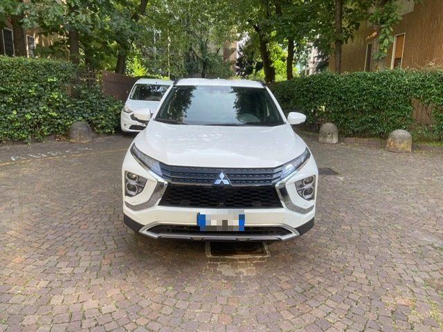 MITSUBISHI ECLIPSE CROSS 2.4 MIVEC 4WD PHEV Instyle SDA Pack 0