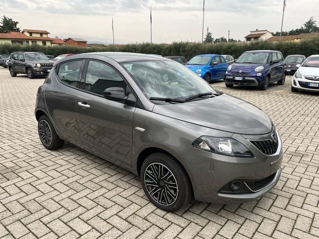 LANCIA YPSILON 1.0 Hybrid Gold IDONEA PER NEOPATENTATI