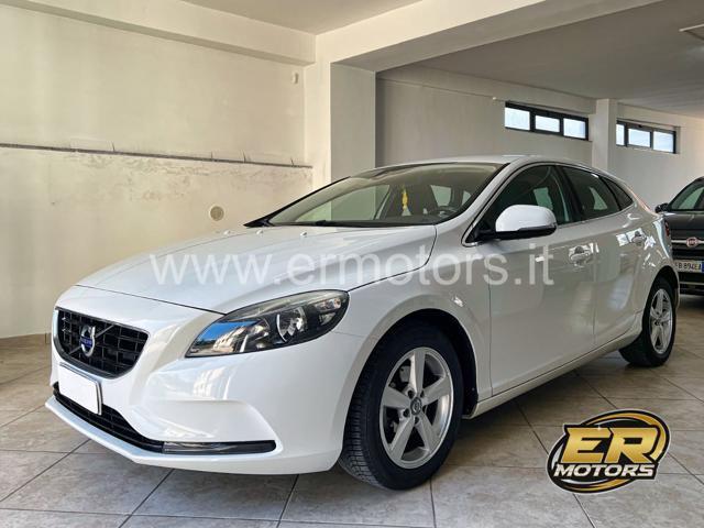 VOLVO V40 D2 1.6 Momentum Affidabilità e Design: Top