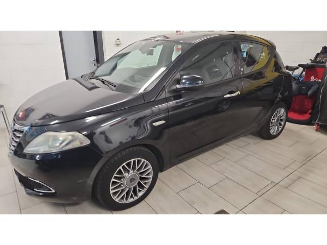 LANCIA Ypsilon 1.2 8v Gold 69cv