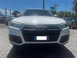 AUDI Q5 2.0 TDI quattro S tronic Business