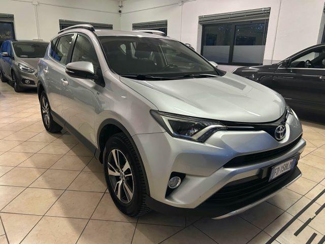 TOYOTA RAV4 2.0 D-4D 2WD Lounge